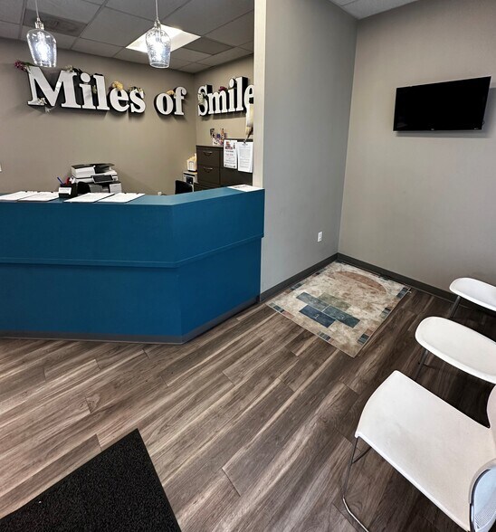 More Photos Of 5400-5536 NE Antioch Rd, Kansas City Unknown For Lease