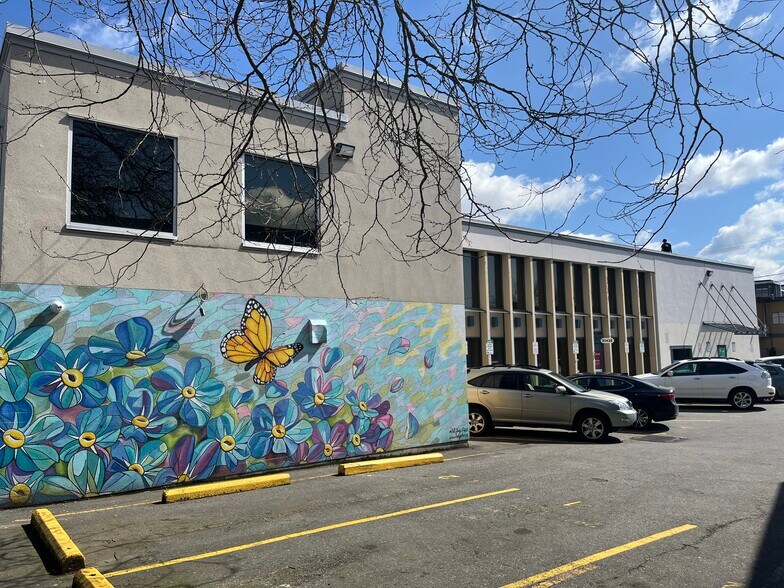 More Photos Of 20430-20436 Fraser Hwy, Langley Storefront Retail Office For Sale