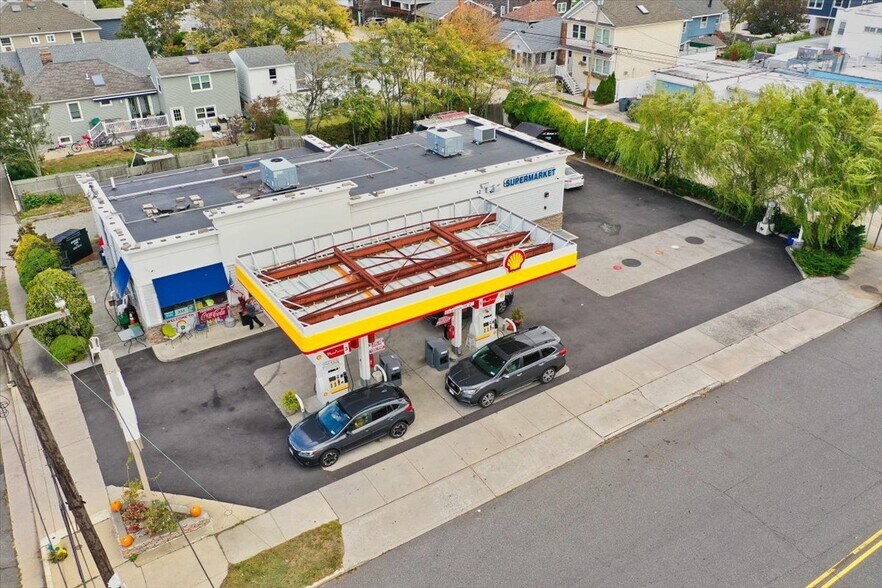 More Photos Of 12 Lido Blvd, Point Lookout Service Station For Sale