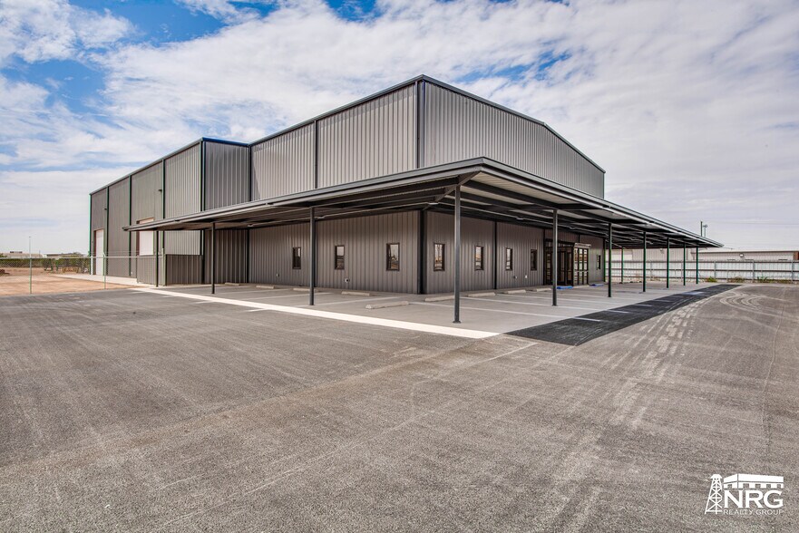 More Photos Of 1602 S Midkiff Rd, Midland Warehouse For Lease