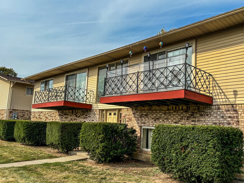 More Photos Of 197 Denby St, Romeo Apartments For Sale