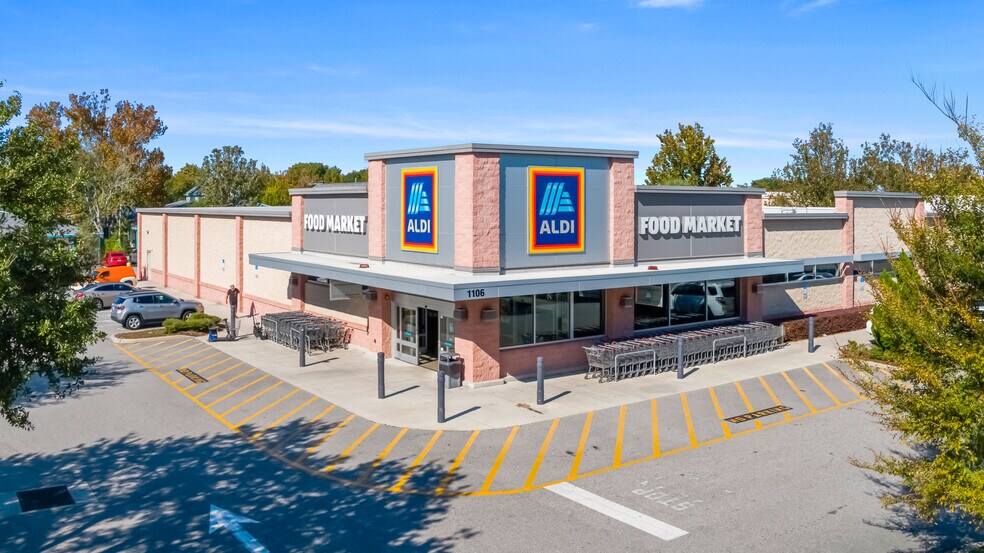 Primary Photo Of 1128 Beville Rd, Daytona Beach Supermarket For Sale