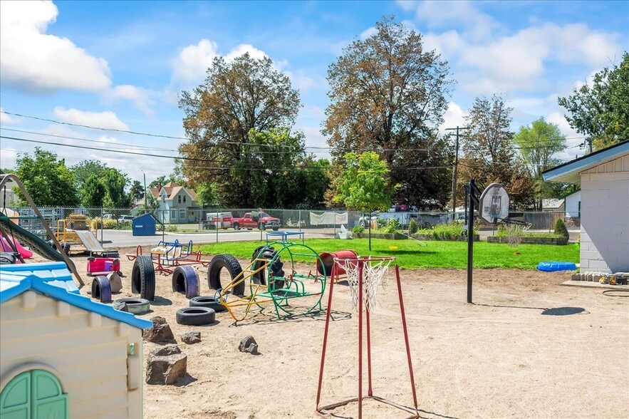 More Photos Of 522 N 9th Ave, Caldwell Daycare Center For Sale
