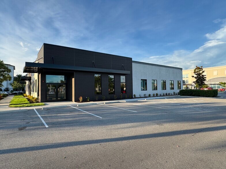 More Photos Of 6355 Initiative Blvd, Sarasota Storefront Retail Office For Lease