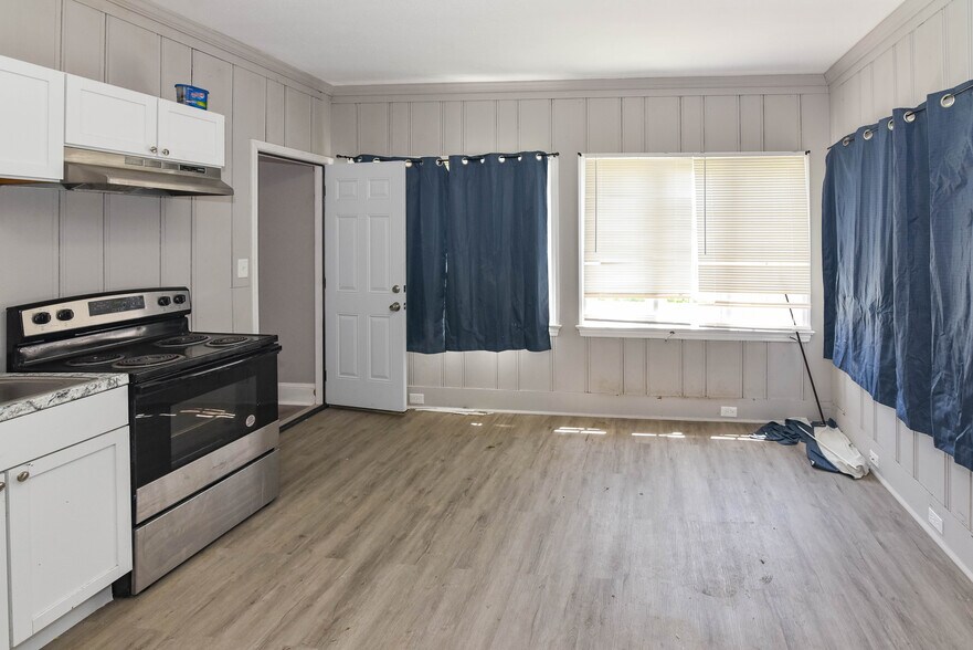More Photos Of 128 S Philadelphia Blvd, Aberdeen Apartments For Sale