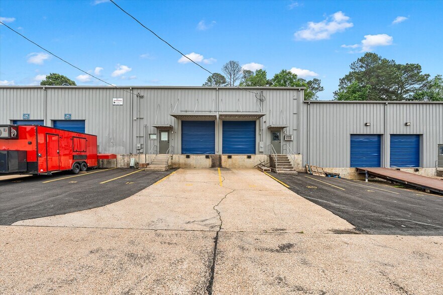 More Photos Of 5905 Financial Plz, Shreveport Warehouse For Lease