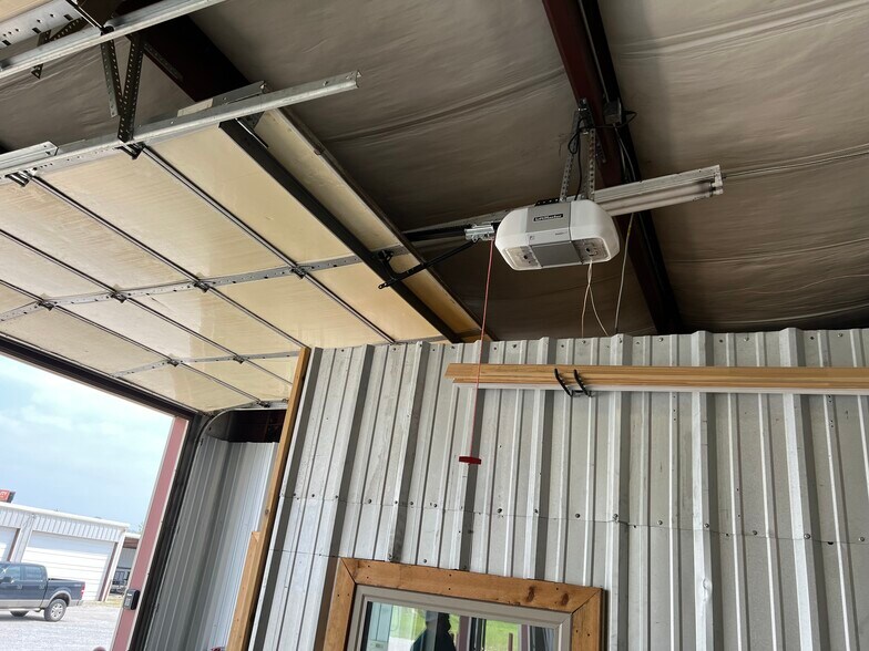 More Photos Of 3450 W 151st St S, Kiefer Warehouse For Lease