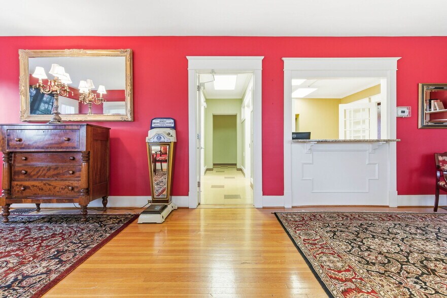 More Photos Of 3208 College Dr, Louisville Office For Sale