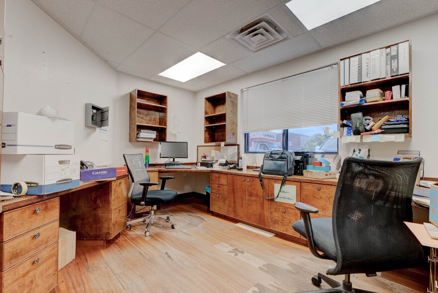 More Photos Of 5961 McLeod Dr, Las Vegas Warehouse For Sale