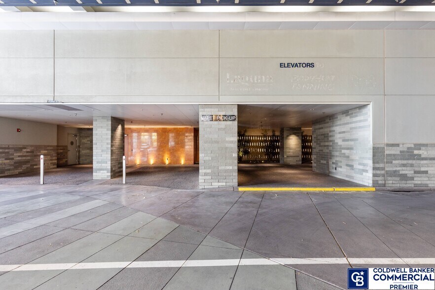 More Photos Of 4381 W Flamingo Rd, Las Vegas Hotel For Lease