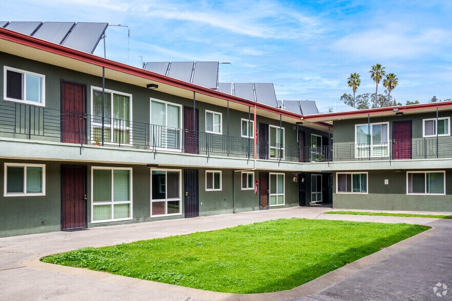 More Photos Of 6638-6646 MacArthur Blvd, Oakland Apartments For Sale