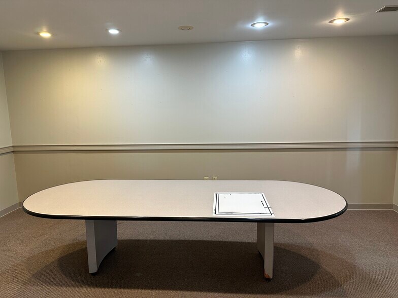 More Photos Of 6901-6909 Burlington Pike, Florence Medical For Sale