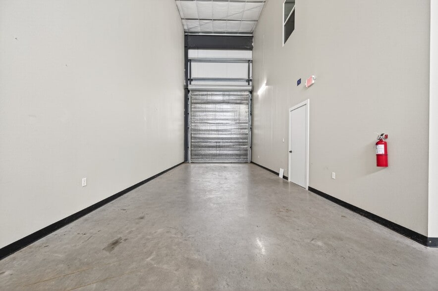More Photos Of 32411 Tamina Rd, Magnolia Unknown For Lease