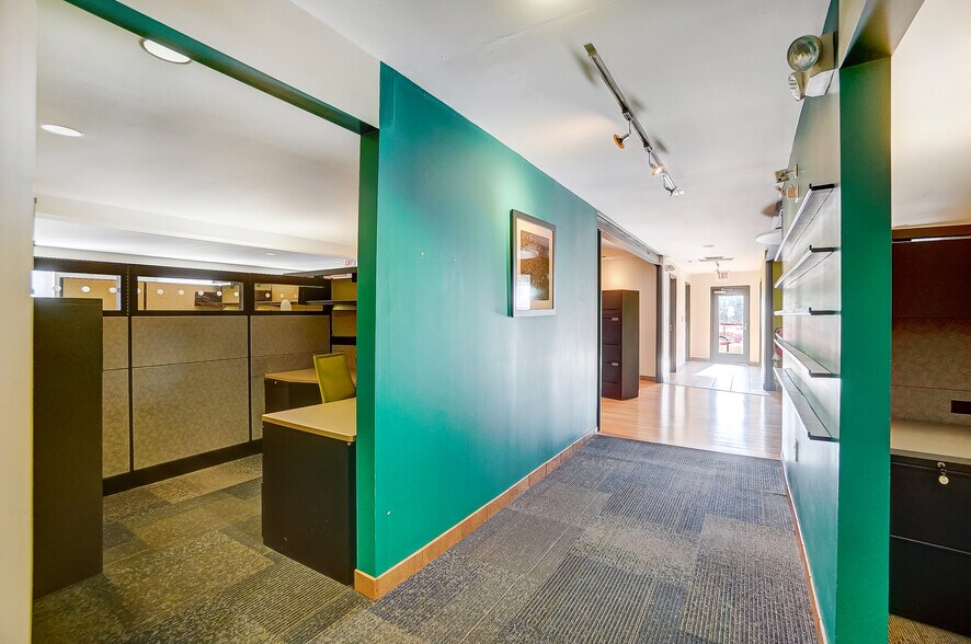 More Photos Of 3925-3927 Brotherton Rd, Cincinnati Office For Sale