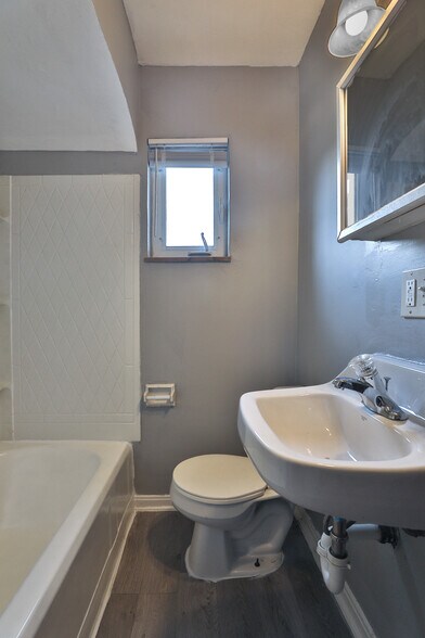 More Photos Of 4760-4764 N High St, Columbus Storefront Retail Residential For Sale