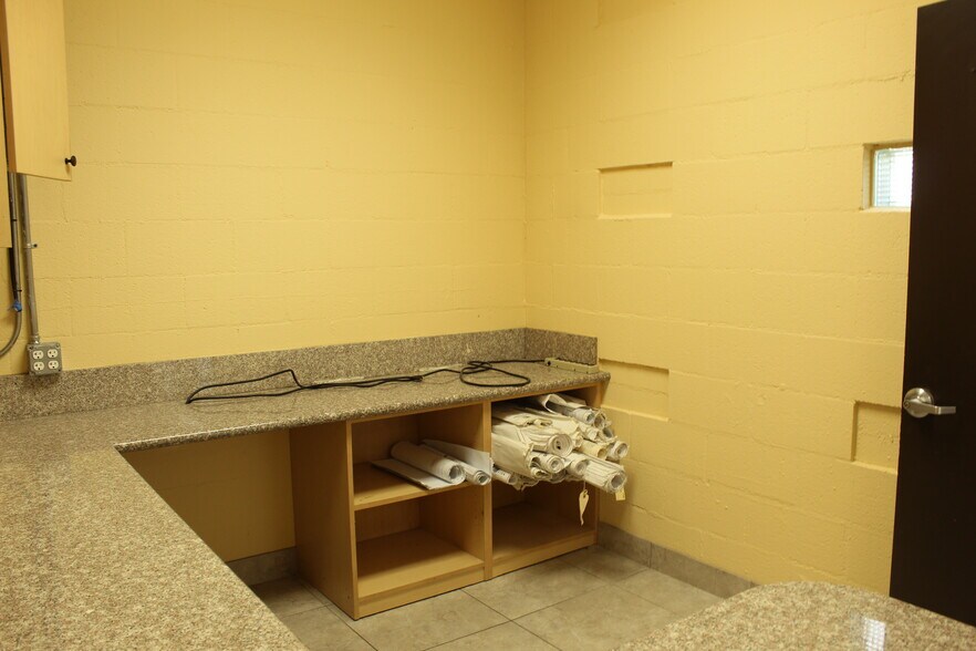 13812 Saticoy St, Panorama City, CA 91402 Warehouse For Sale