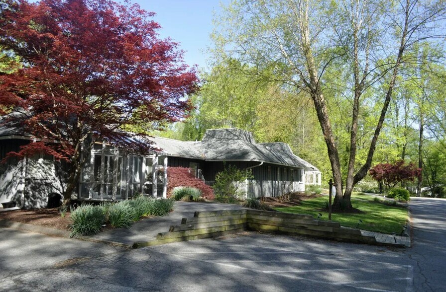 More Photos Of 1300 Ritchie Hwy, Arnold Office For Sale