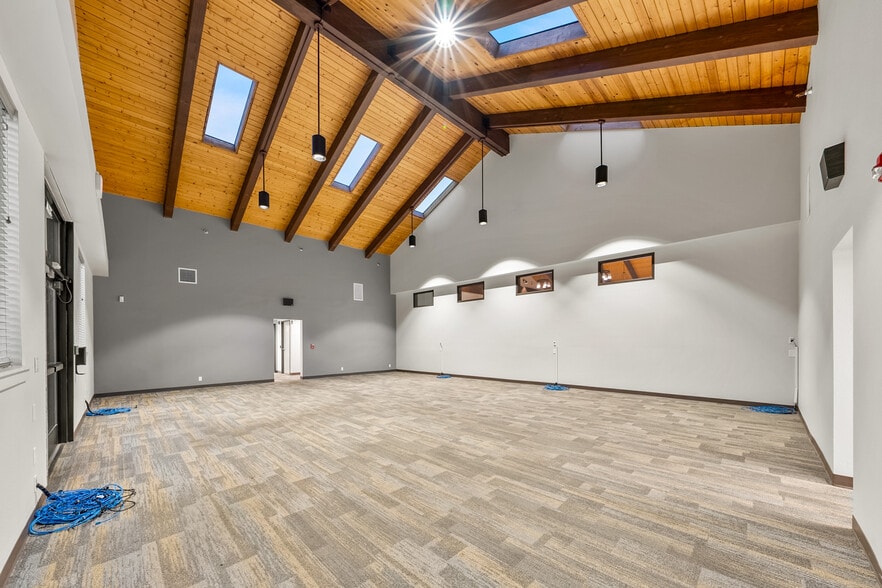 More Photos Of 2166 NW Vine St, Grants Pass Medical For Sale