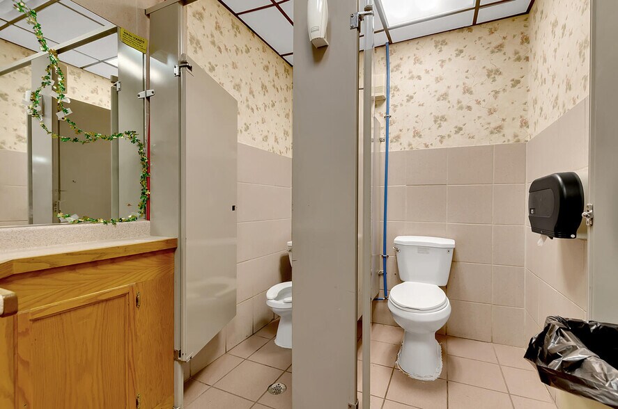 More Photos Of 2422-2426 S Park Ave, Buffalo Bowling Alley For Sale