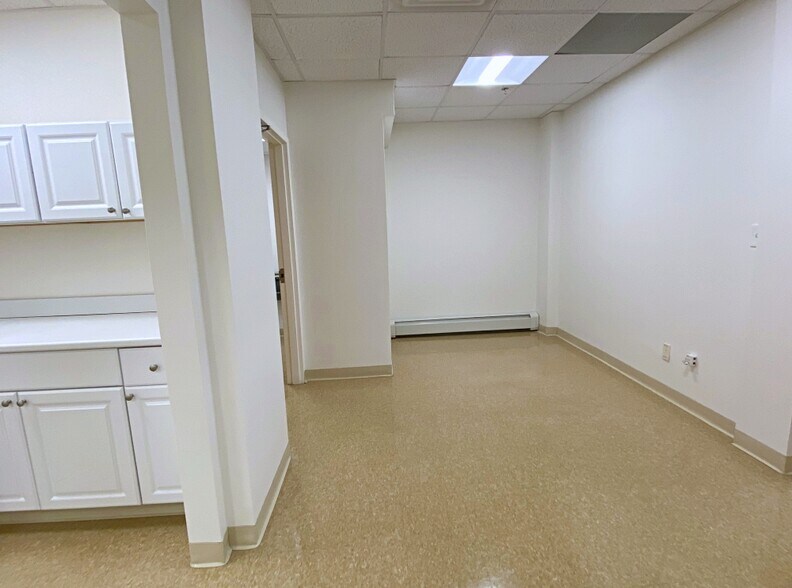 More Photos Of 281 Cambridge St, Burlington Medical For Lease