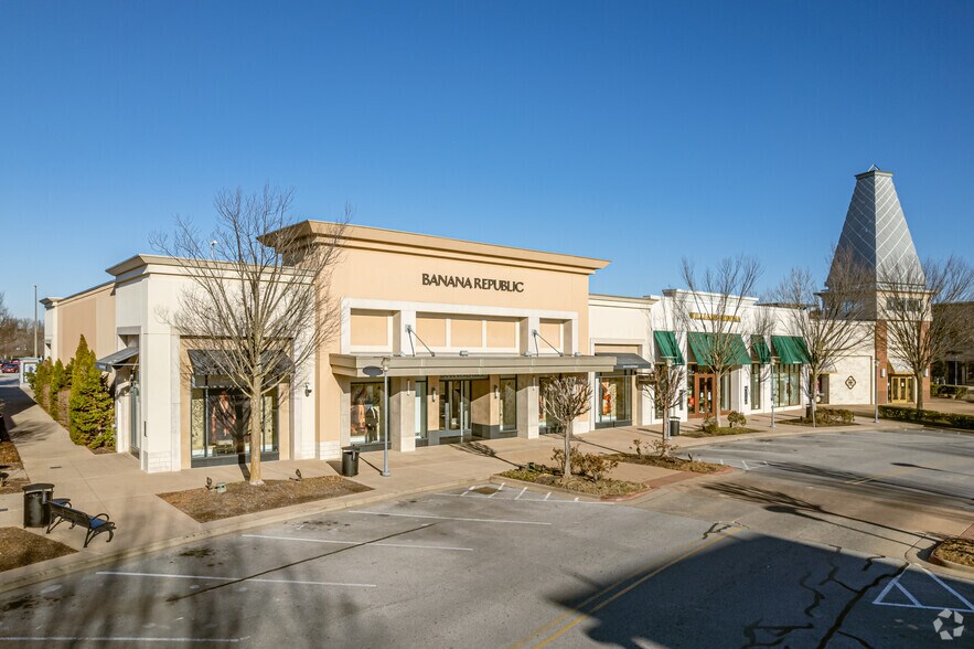More Photos Of 2203 Promenade Blvd, Rogers Storefront For Lease