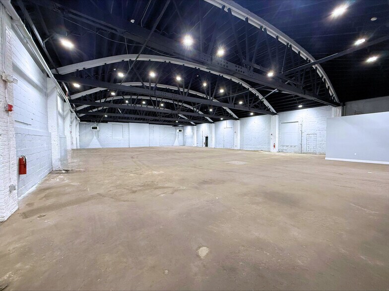 More Photos Of 833 Bond St, Elizabeth Warehouse For Lease