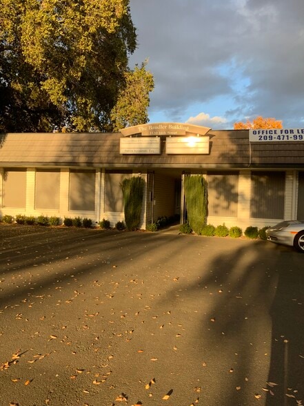 Primary Photo Of 1120 14th St, Modesto Office For Lease