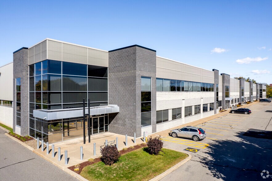 Primary Photo Of 20975-21225 Rue Daoust, Sainte-Anne-de-Bellevue Warehouse For Lease
