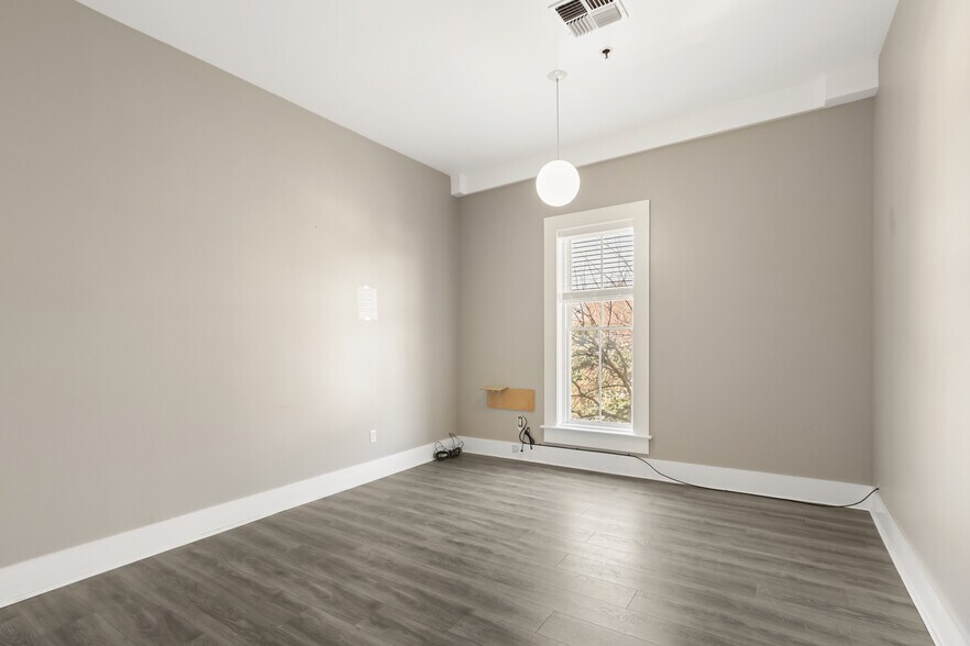 More Photos Of 1111-1123 D St, Sacramento Specialty For Sale