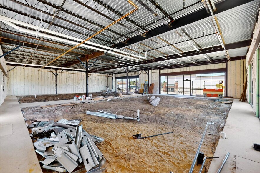 More Photos Of 8500 Olympus Blvd, Irving Office For Sale