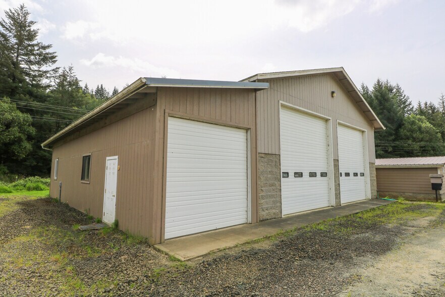 Primary Photo Of 94755 Quiet Valley Ln, Myrtle Point Warehouse For Lease