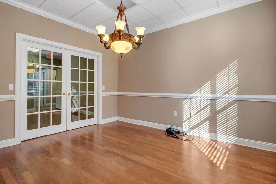 More Photos Of 2104 Delta Way, Tallahassee Office For Sale