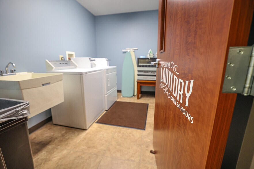 More Photos Of 625 W Washington St, Pittsfield Hotel For Sale