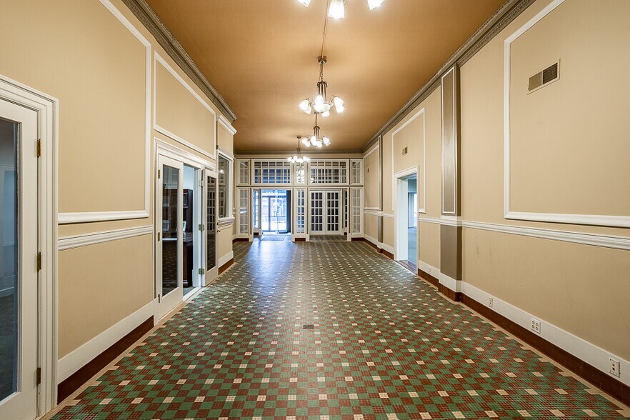 More Photos Of 100 W Washington Ave, Jackson Medical For Sale