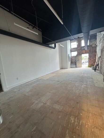 More Photos Of 128 N Water Ave, Gallatin Storefront For Lease