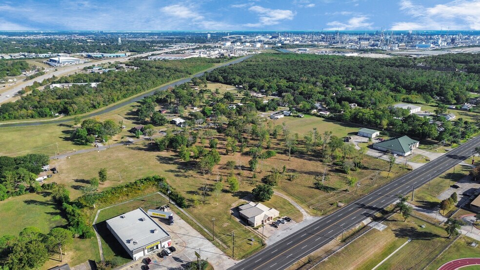 More Photos Of 7912 Bayway Dr, Baytown Medical For Sale