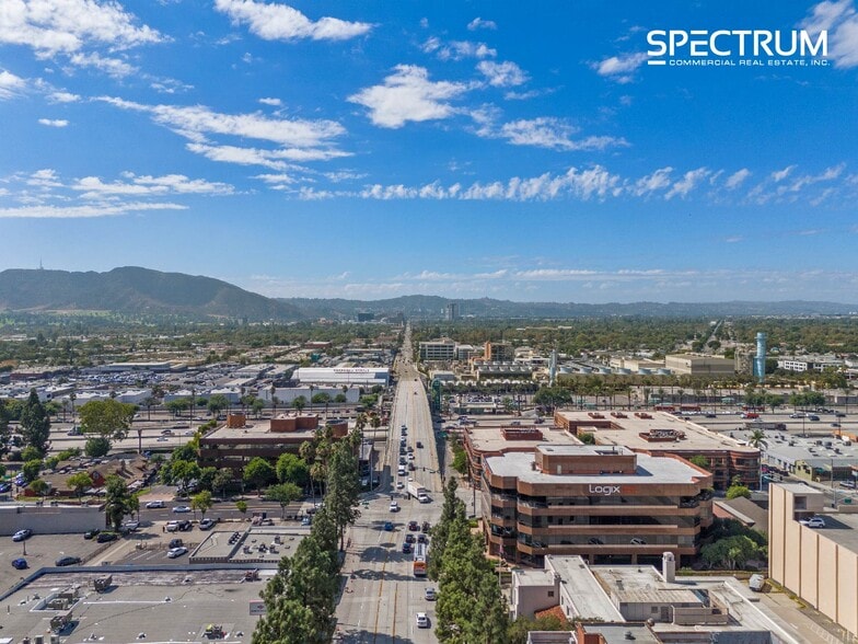 More Photos Of 130-140 N San Fernando Blvd, Burbank Storefront For Sale