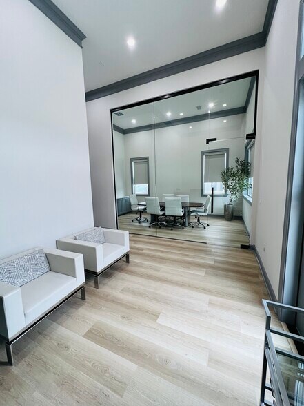 More Photos Of 1325 Main St, Katy Medical For Sale