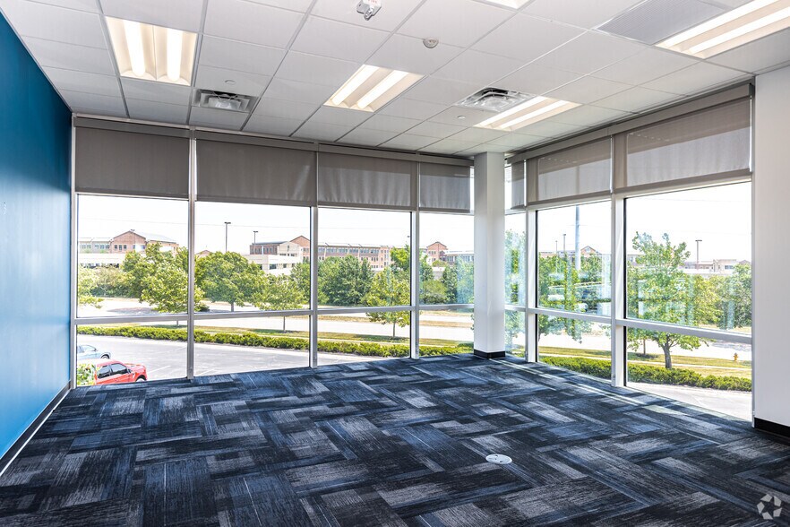 More Photos Of 6800 W 115th St, Overland Park Office For Lease