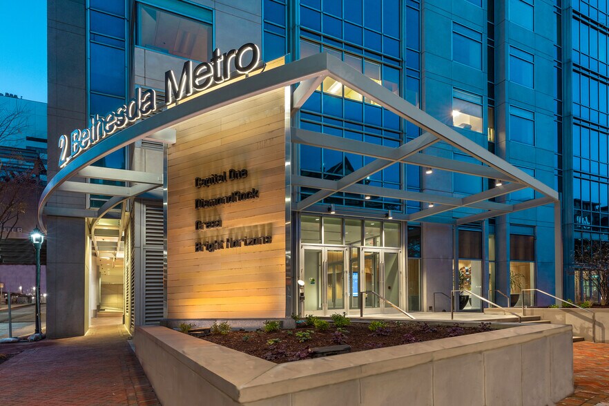 More Photos Of 2 Bethesda Metro Ctr, Bethesda Office For Lease