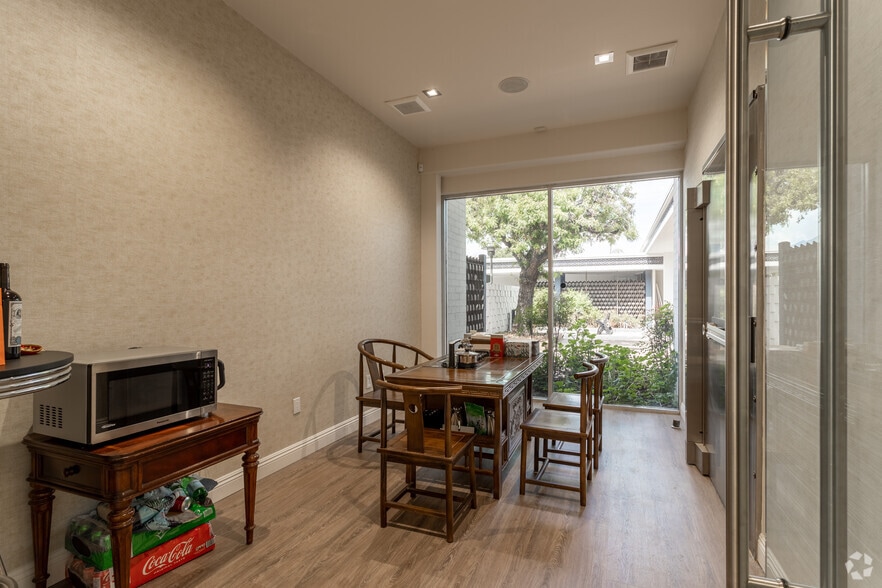 More Photos Of 415 Huntington Dr, San Marino Loft Creative Space For Lease