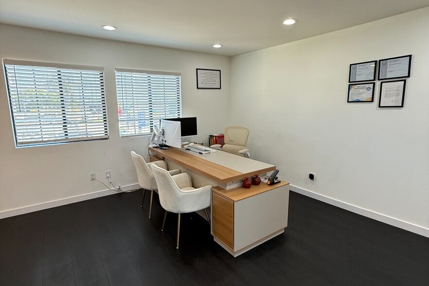 More Photos Of 207 W Alameda Ave, Burbank Office For Sale