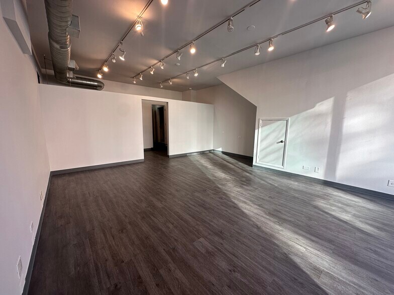More Photos Of 1851 W Chicago Ave, Chicago Storefront Retail Residential For Lease