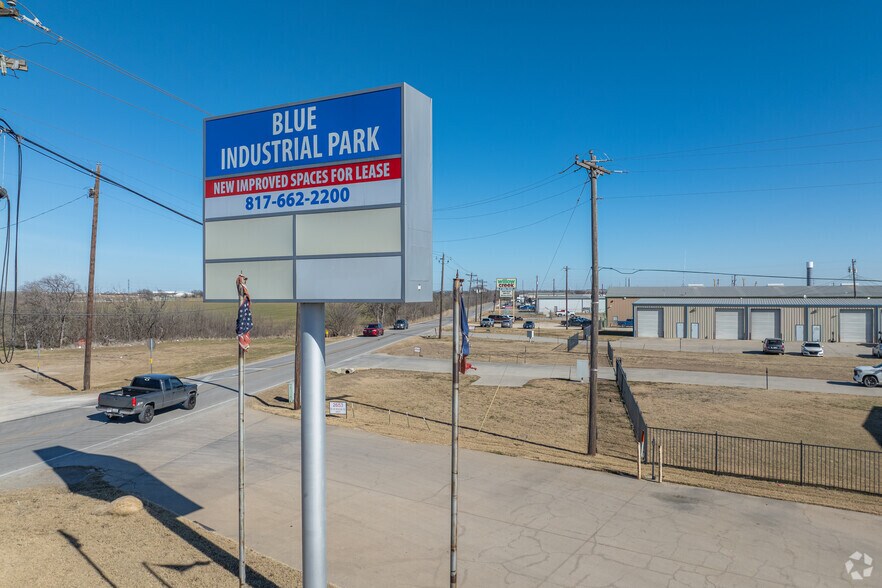 More Photos Of 2653 Blue Mound Rd W, Haslet Warehouse For Lease