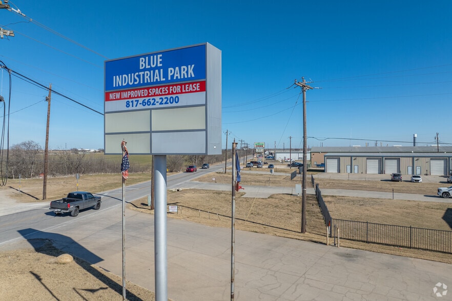 More Photos Of 2653 Blue Mound Rd W, Haslet Light Manufacturing For Lease