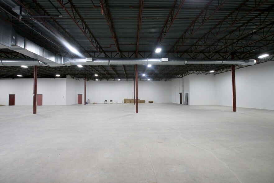 More Photos Of 54 Concord St, North Reading Light Manufacturing For Sale