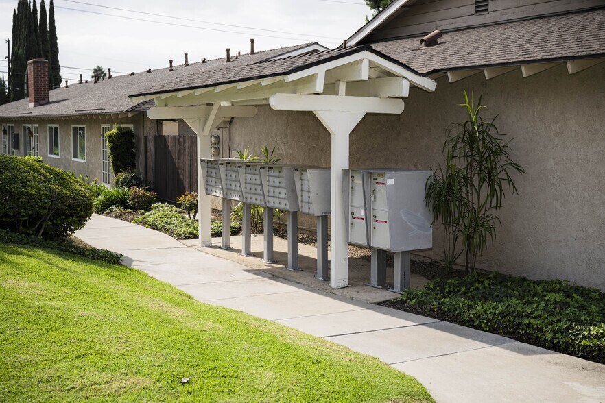 More Photos Of 319 W Lambert Rd, Brea Apartments For Sale