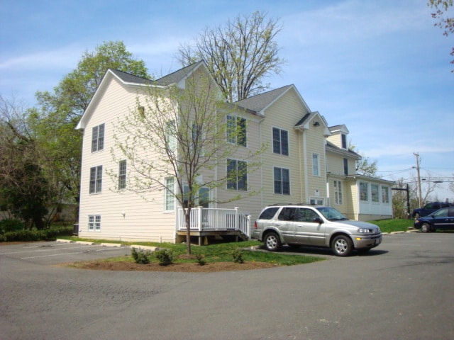 More Photos Of 170 W Main St, Purcellville Office Residential For Lease