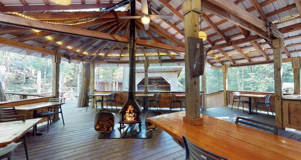 More Photos Of 15303 Midland Trl, Ansted Freestanding For Sale