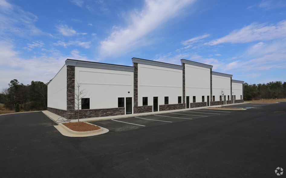 More Photos Of 5045-5047 Parham Rd, Grovetown Light Manufacturing For Lease